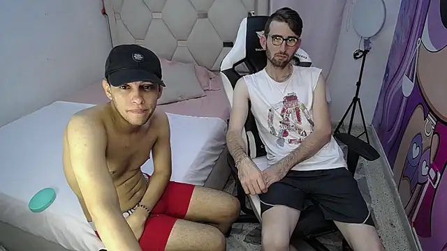 Snapshot of Top_and_bottom chatting on 02/22/26, 09:13 Top and bottom online show from 02/22/26, 09:13