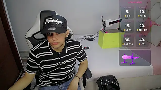 Snapshot of Top_and_bottom chatting on 02/24/26, 09:46 Top and bottom online show from 02/24/26, 09:46