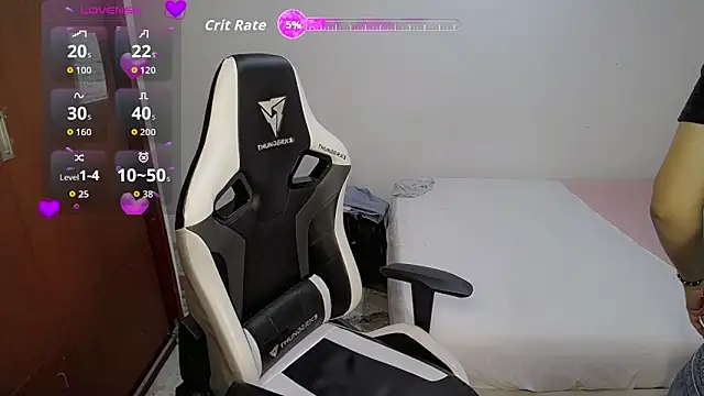 Snapshot of Top_and_bottom chatting on 02/25/26, 08:18 Top and bottom online show from 02/25/26, 08:18