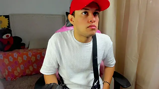 Top and bottom online show from 04/03/26, 09:13