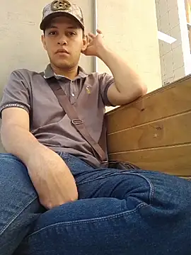 Top and bottom online show from 06/11/26, 12:32