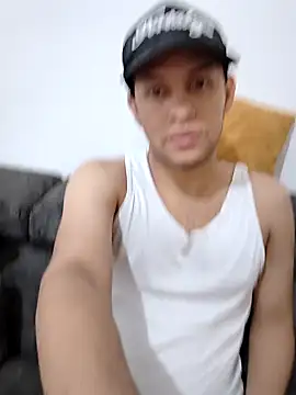 Top and bottom online show from 08/06/26, 03:08