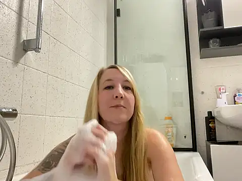 Ninimaus online show from 02/16/26, 07:21