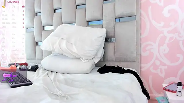 Alanna-Rose online show from 04/21/26, 02:51