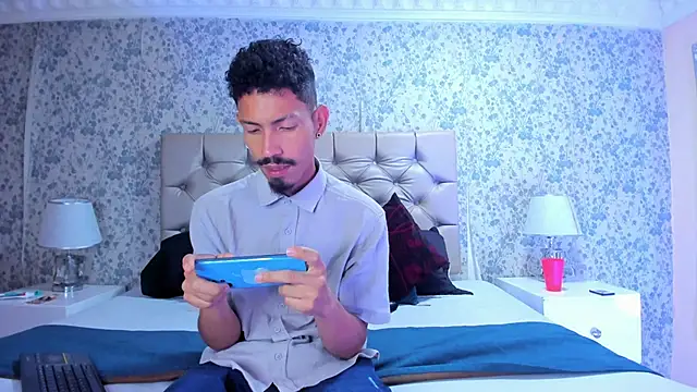 NoaahTylor online show from 03/21/26, 06:11