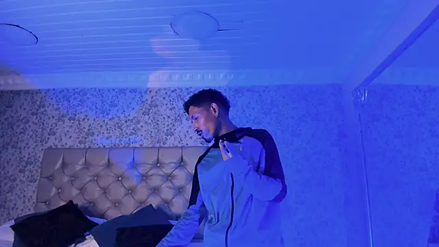 NoaahTylor online show from 04/09/26, 04:12