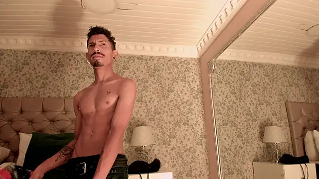 NoaahTylor online show from 04/18/26, 04:05