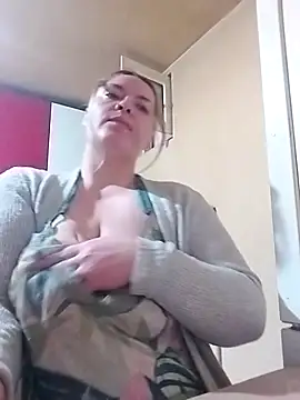 HotStepmommy4 online show from 04/18/26, 04:44