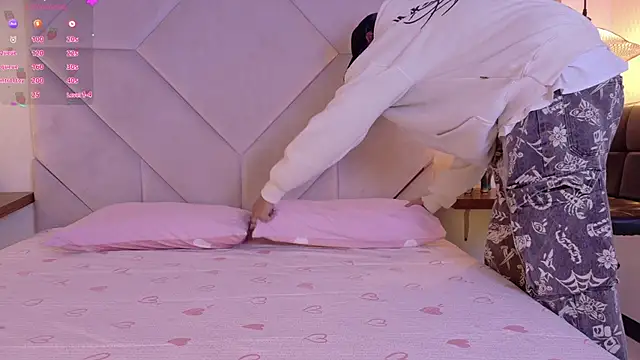 Sateh and Hikary online show from 04/13/26, 08:25