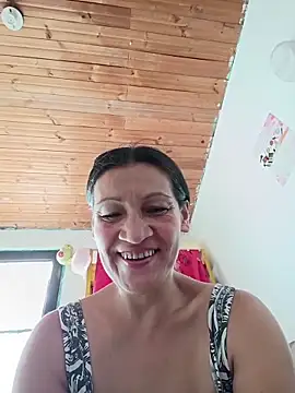 Layla Zaid online show from 05/14/26, 03:41