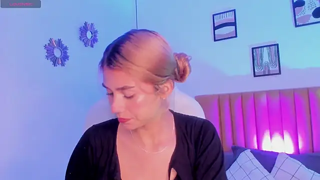 Chris Velvett online show from 04/28/26, 07:52