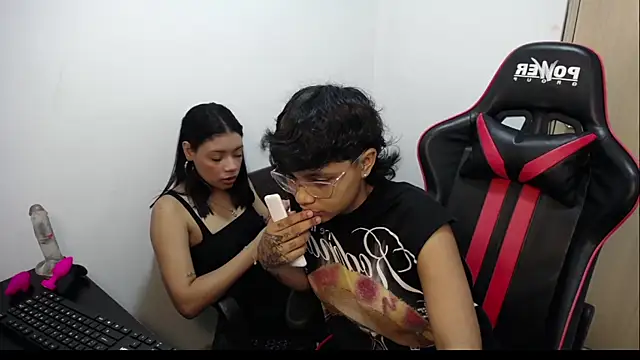 Snapshot of CherryGirlsXX chatting on 03/01/26, 01:29 CherryGirlsXX online show from 03/01/26, 01:29