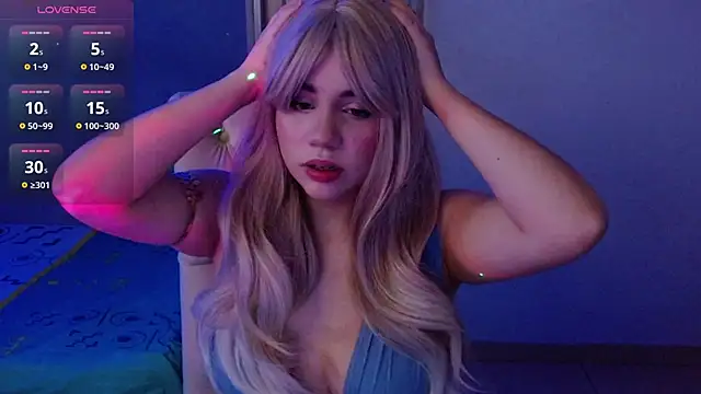 Snapshot of Scarlett_Laurent chatting on 03/04/26, 02:23 Scarlett Laurent online show from 03/04/26, 02:23