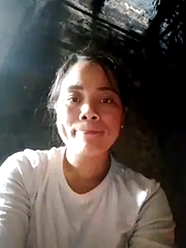 Snapshot of molly-xx chatting on 02/15/26, 03:47 molly-xx online show from 02/15/26, 03:47