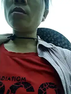 molly-xx online show from 04/05/26, 02:42