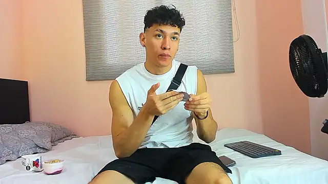 Snapshot of Muscle__Myke chatting on 02/27/26, 12:38 Muscle Myke online show from 02/27/26, 12:38