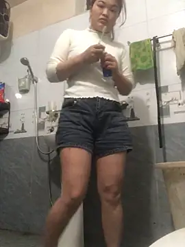 Snapshot of newbaby1 chatting on 02/13/26, 10:50 newbaby1 online show from 02/13/26, 10:50