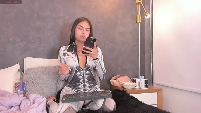 vaelina angels online show from 04/21/26, 02:51