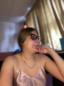 Snapshot of alaina_blesssed chatting on 02/23/26, 03:53 alaina blesssed online show from 02/23/26, 03:53