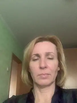 Snapshot of VeltaMur975 chatting on 02/21/26, 03:02 VeltaMur975 online show from 02/21/26, 03:02