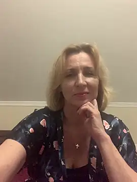 Snapshot of VeltaMur975 chatting on 03/06/26, 08:27 VeltaMur975 online show from 03/06/26, 08:27