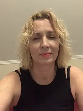 Snapshot of VeltaMur975 chatting on 03/11/26, 08:15 VeltaMur975 online show from 03/11/26, 08:15