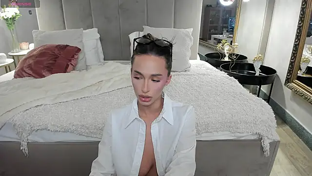 EvaK  online show from 02/17/26, 05:26