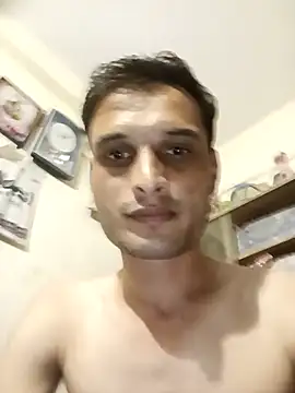 Snapshot of Beinghorny83 chatting on 02/14/26, 06:37 Beinghorny83 online show from 02/14/26, 06:37