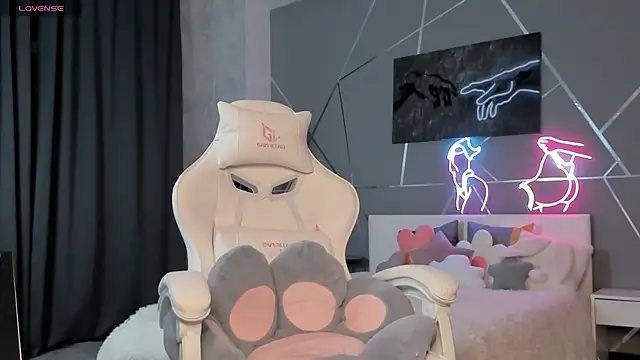 naomi reiss online show from 04/03/26, 01:36