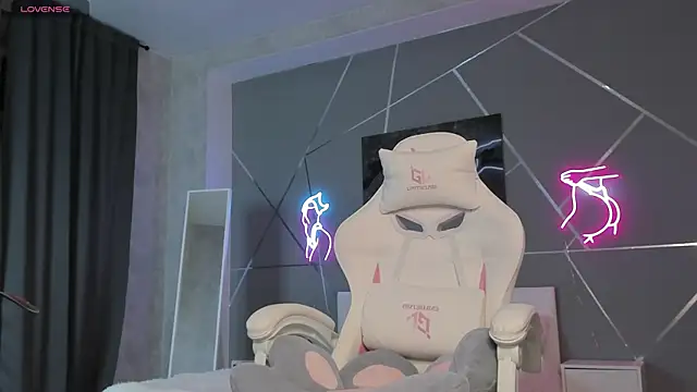 naomi reiss online show from 04/13/26, 12:27