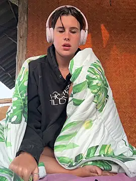 fairy bell online show from 02/18/26, 01:01