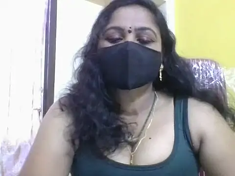 anu-reddyy online show from 04/19/26, 04:34
