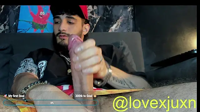 LovexJuxn8 online show from 03/11/26, 08:04