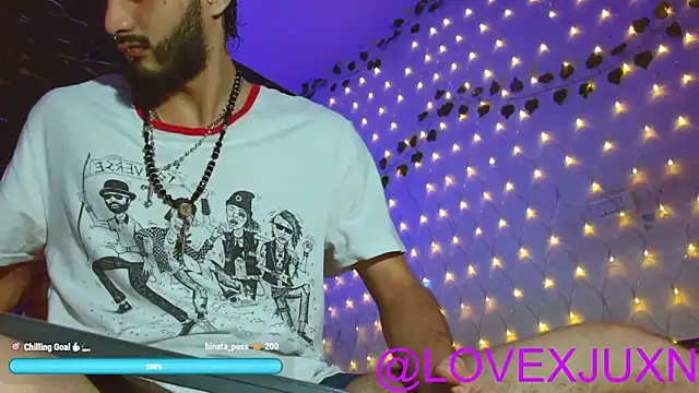 LovexJuxn8 online show from 04/18/26, 10:21