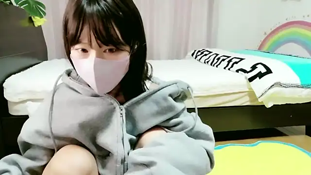 Snapshot of Saran_chan chatting on 03/04/26, 10:43 Saran chan online show from 03/04/26, 10:43