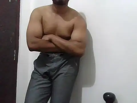 Snapshot of muscledad111 chatting on 02/21/26, 05:14 muscledad111 online show from 02/21/26, 05:14