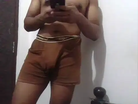 Snapshot of muscledad111 chatting on 05/14/26, 07:09 muscledad111 online show from 05/14/26, 07:09