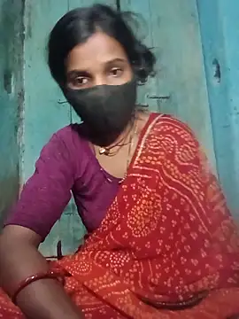 Snapshot of Desi_Couple_P chatting on 06/08/26, 01:33 Desi Couple P online show from 06/08/26, 01:33