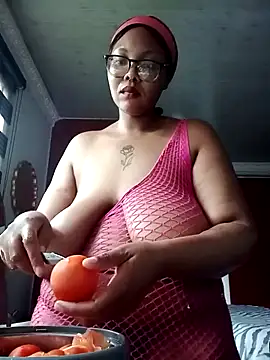 Snapshot of ShantelBootyBoobs chatting on 04/24/26, 12:18 ShantelBootyBoobs online show from 04/24/26, 12:18