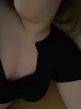 Snapshot of LixuryBaby chatting on 02/15/26, 06:32 LixuryBaby online show from 02/15/26, 06:32