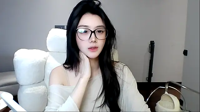 MedeLineayr online show from 03/21/26, 05:27