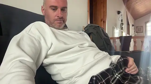 Snapshot of marcovik1 chatting on 02/14/26, 11:40 marcovik1 online show from 02/14/26, 11:40