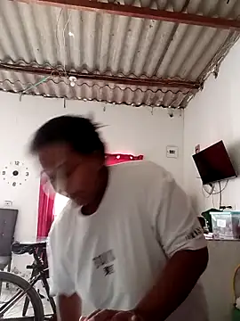 PerlaCurvasgrandes online show from 02/15/26, 06:37