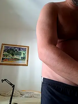 Snapshot of cetriolino chatting on 05/16/26, 01:32 cetriolino online show from 05/16/26, 01:32
