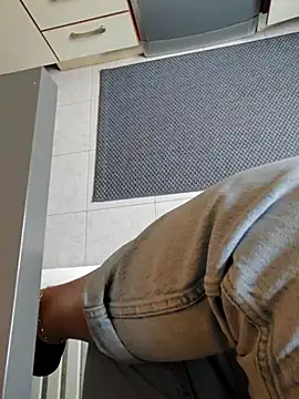 Ginevra01 online show from 04/14/26, 01:28