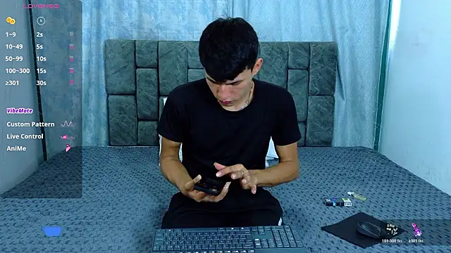 Snapshot of NicolasTorrez chatting on 02/25/26, 08:18 NicolasTorrez online show from 02/25/26, 08:18