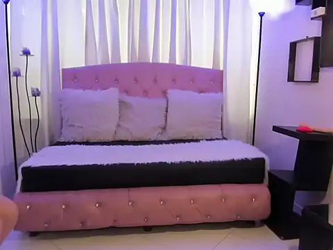 Snapshot of Aurora_Ellis_ chatting on 02/22/26, 01:20 Aurora Ellis online show from 02/22/26, 01:20