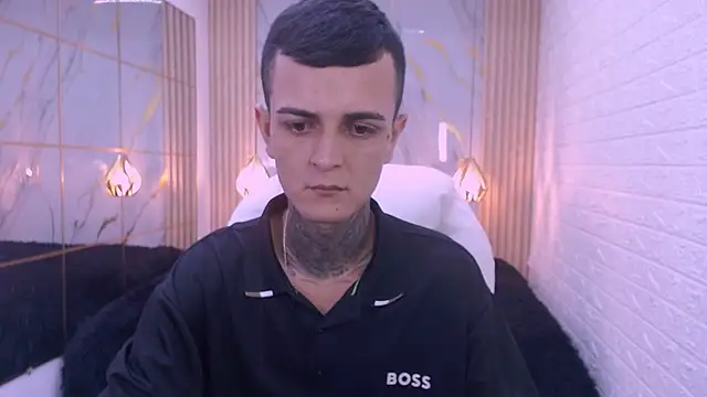 Snapshot of benjamin_anthony chatting on 02/27/26, 02:33 benjamin anthony online show from 02/27/26, 02:33