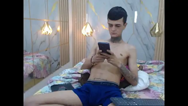 Snapshot of benjamin_anthony chatting on 05/16/26, 12:15 benjamin anthony online show from 05/16/26, 12:15