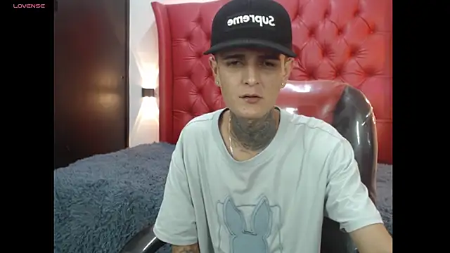 Snapshot of benjamin_anthony chatting on 06/02/26, 11:12 benjamin anthony online show from 06/02/26, 11:12